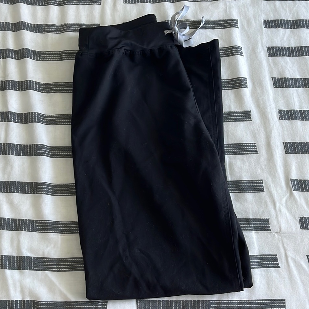 FIGS Livingston Basic High-Waisted Scrub Pants M